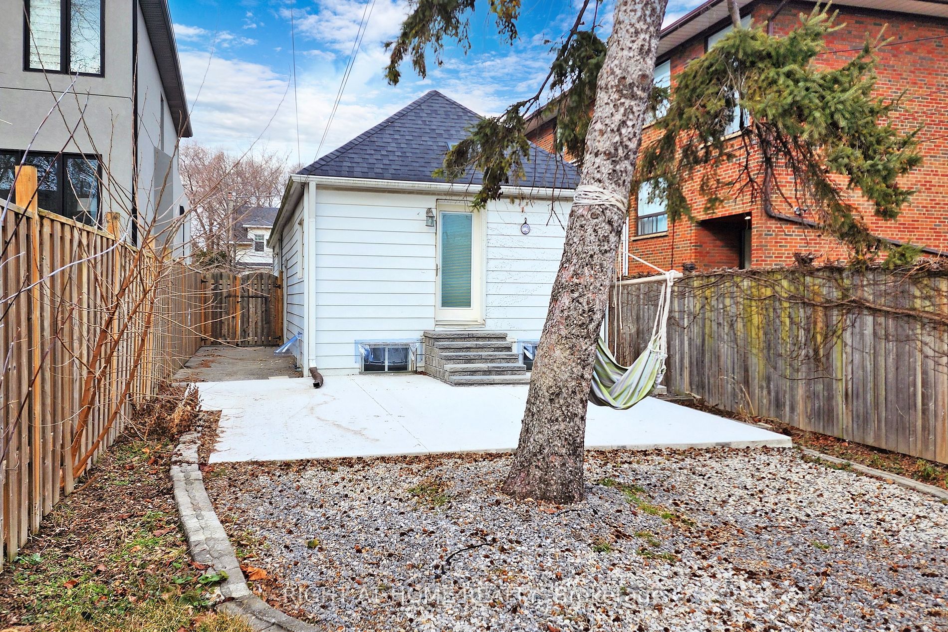 133 Lake Cres