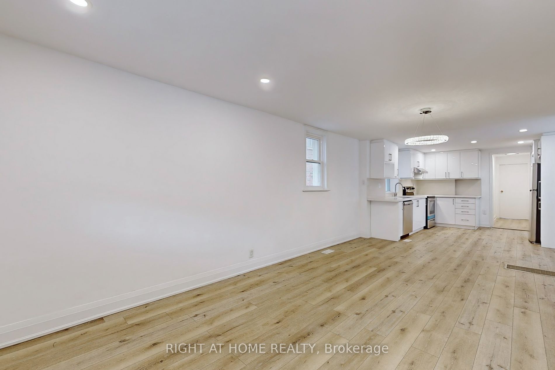 133 Lake Cres