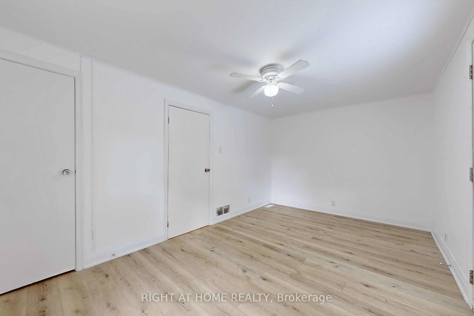 133 Lake Cres