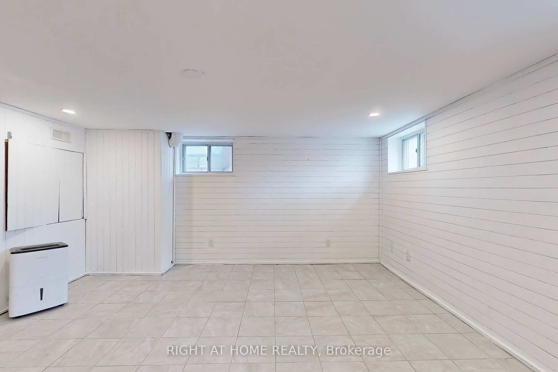 133 Lake Cres