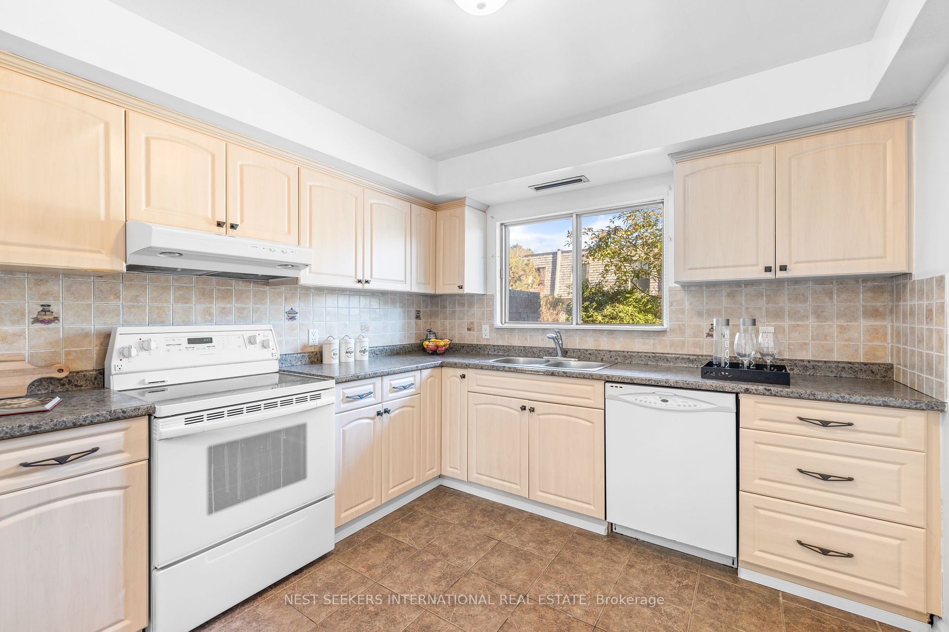 1330 Mississauga Valley Blvd, #24