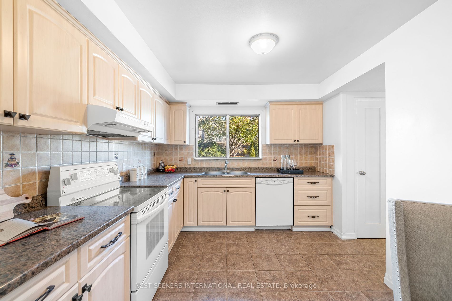 1330 Mississauga Valley Blvd, #24