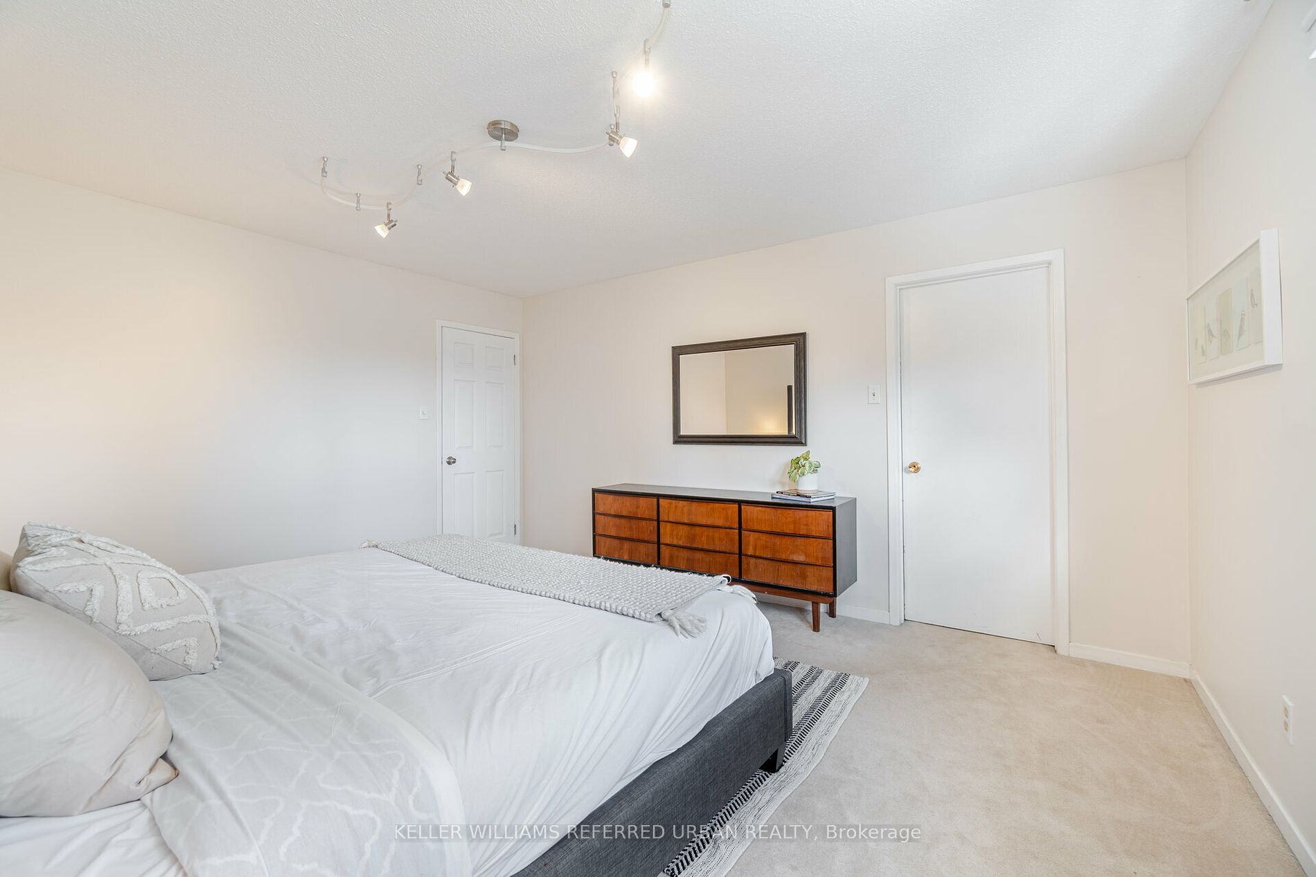 4002 Bishopstoke Lane
