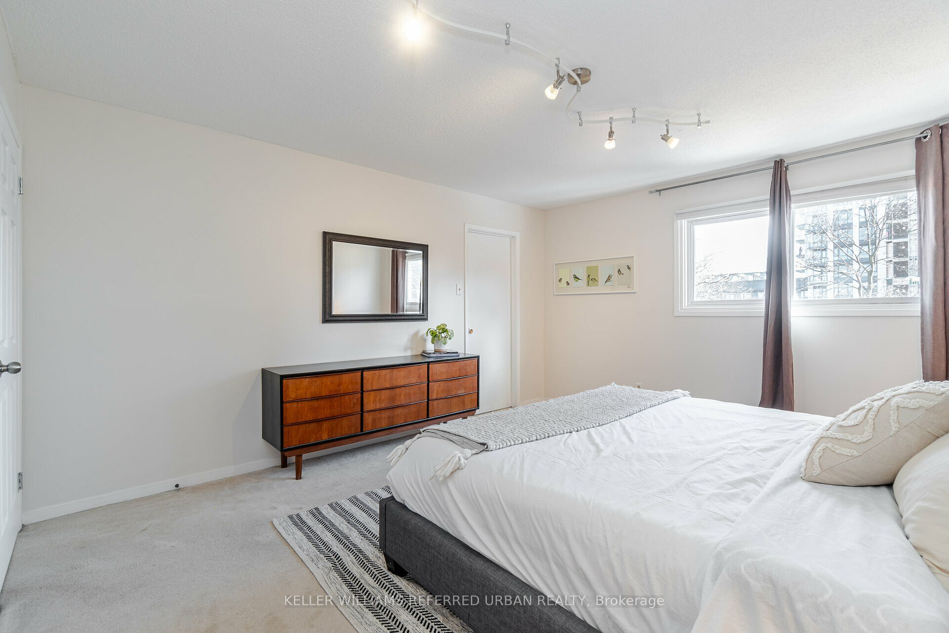 4002 Bishopstoke Lane