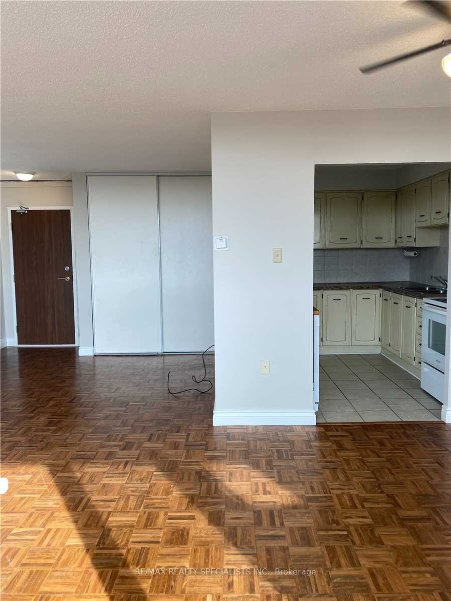 2301 Derry Road W, #603