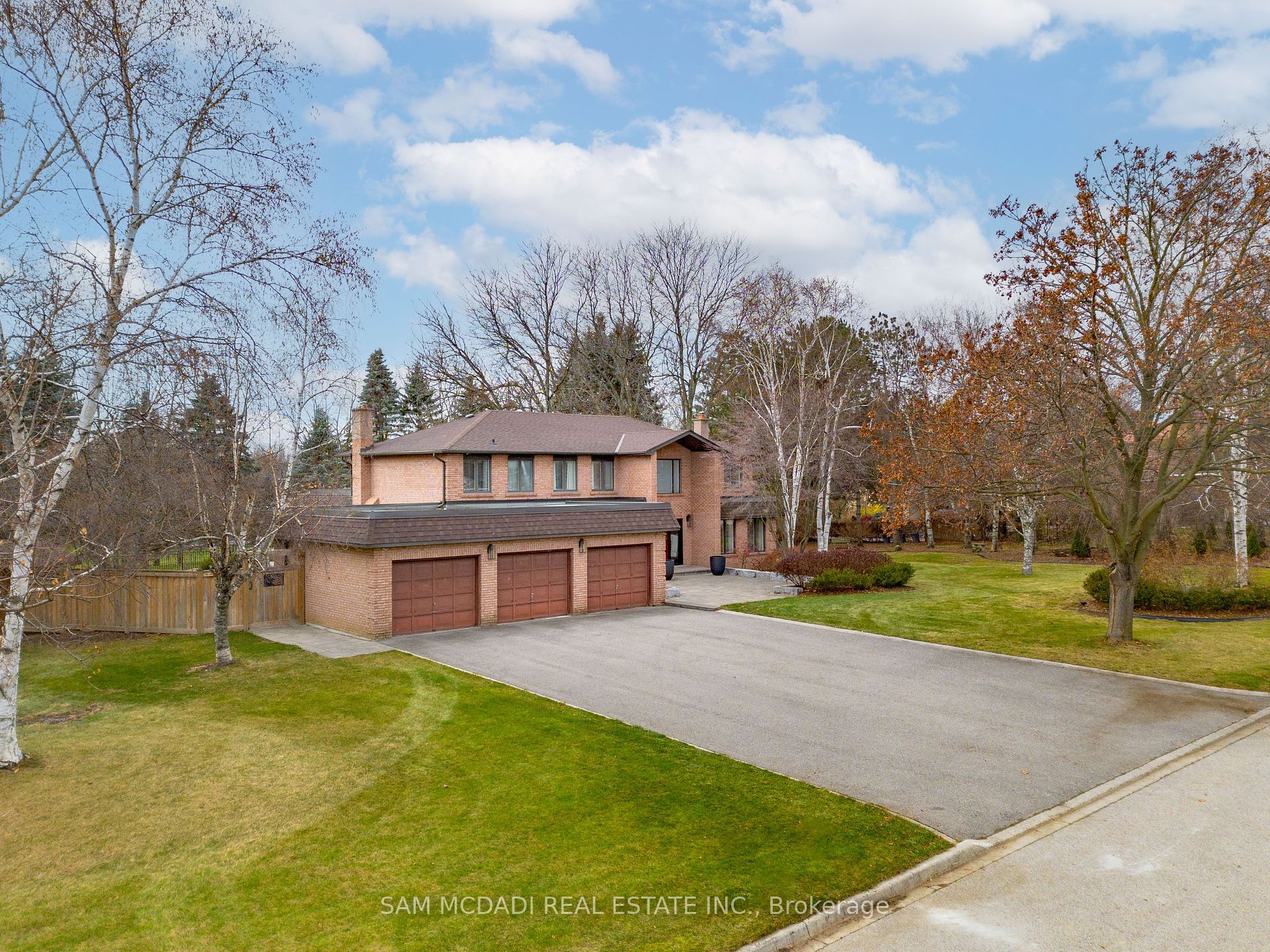 3 Huttonville Dr