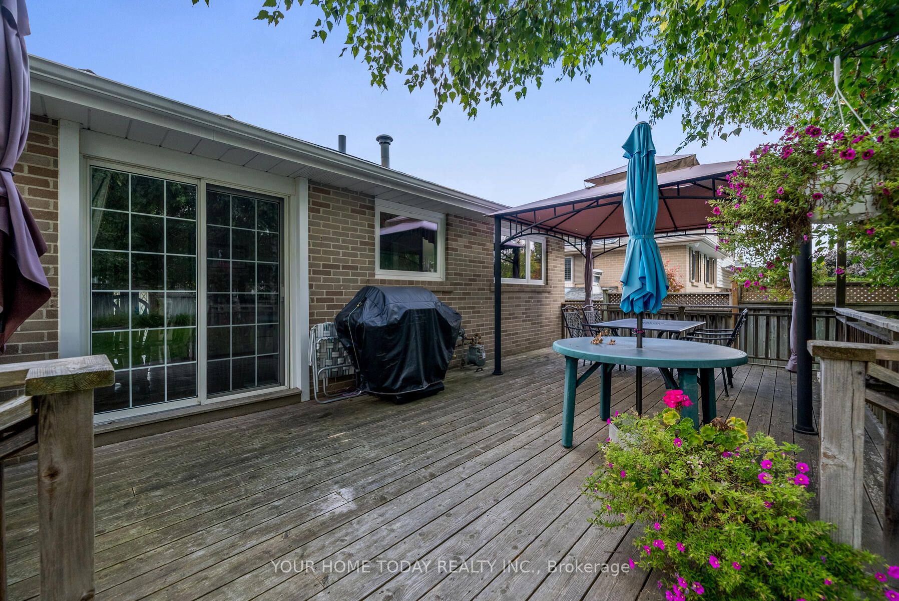 6 Hyland Avenue