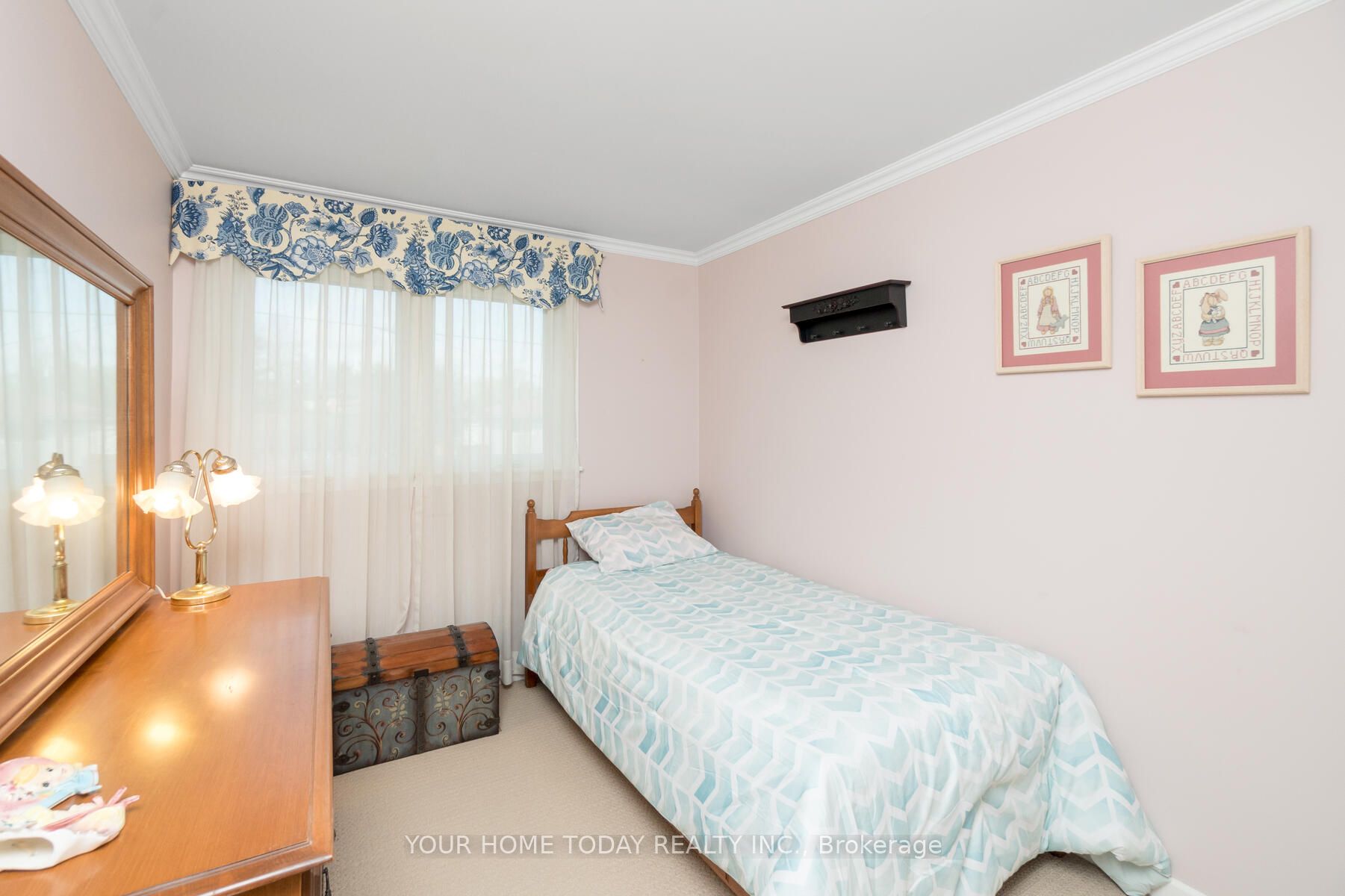 6 Hyland Avenue