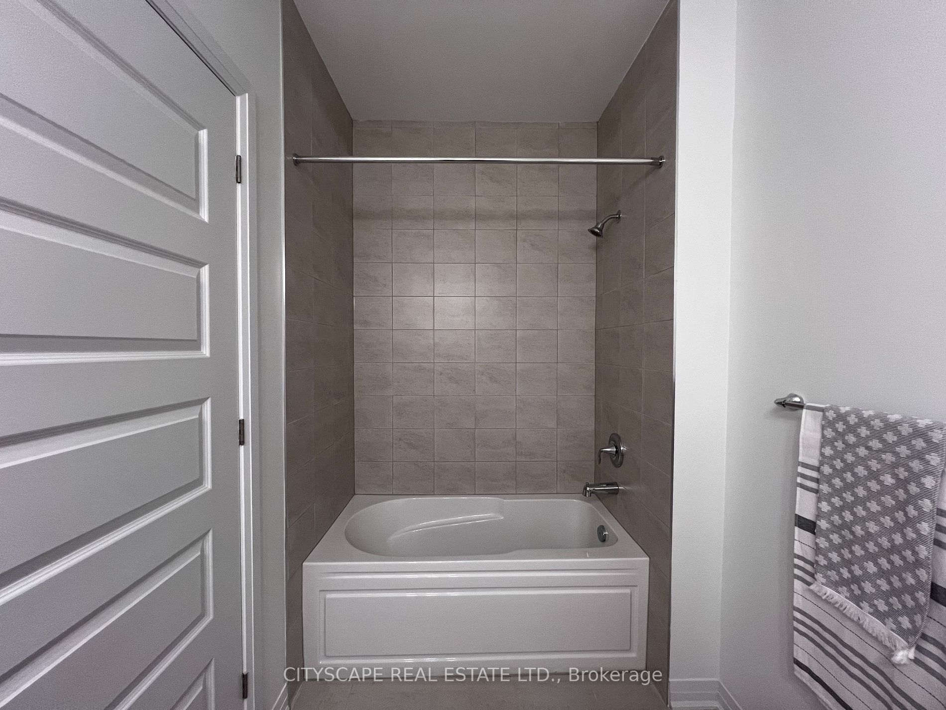 460 Gordon Krantz Avenue, #611