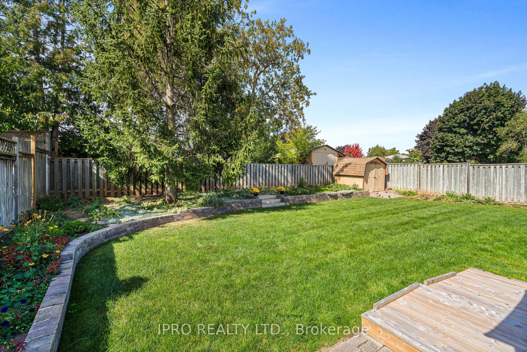 27 Eleanor Crescent