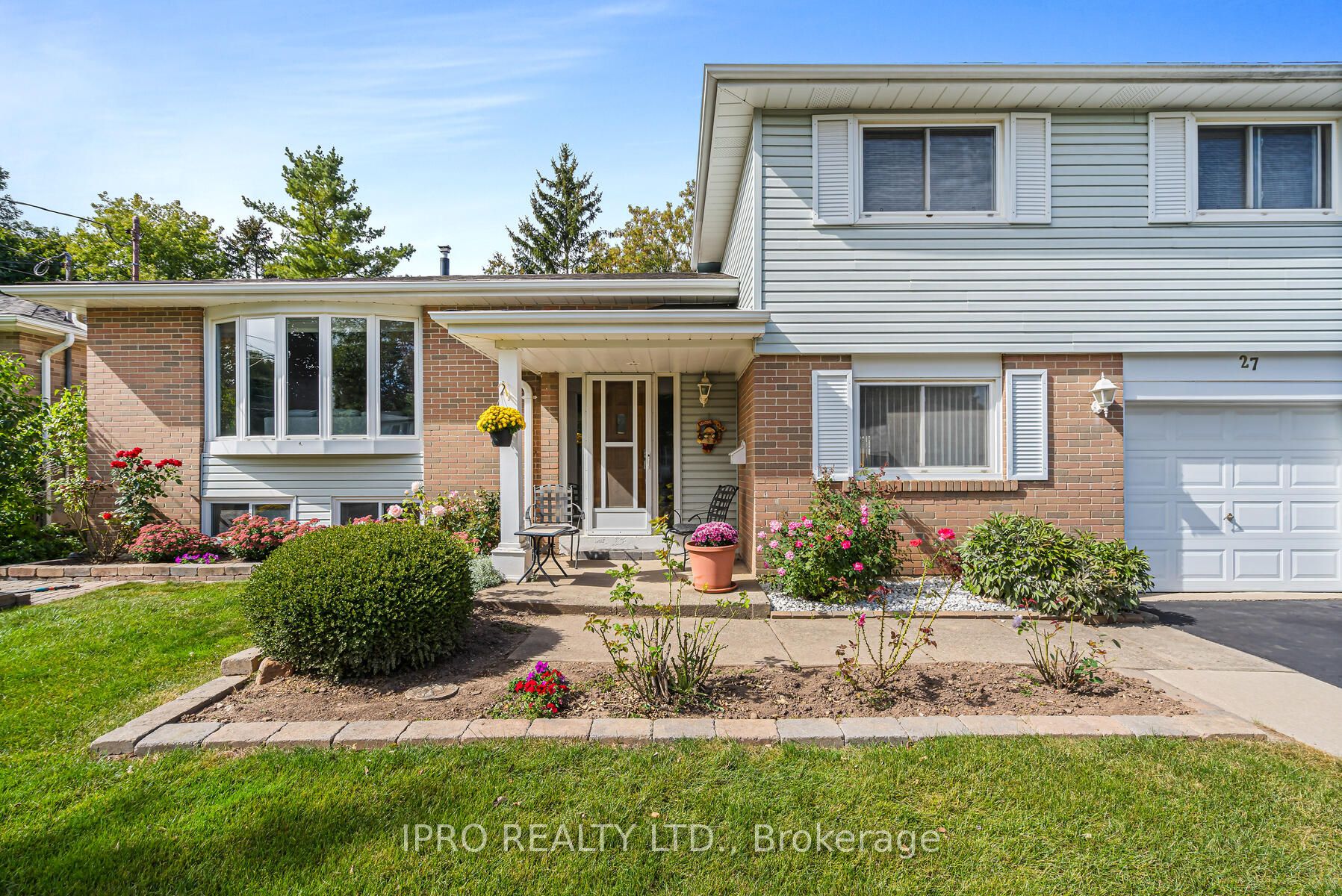 27 Eleanor Crescent