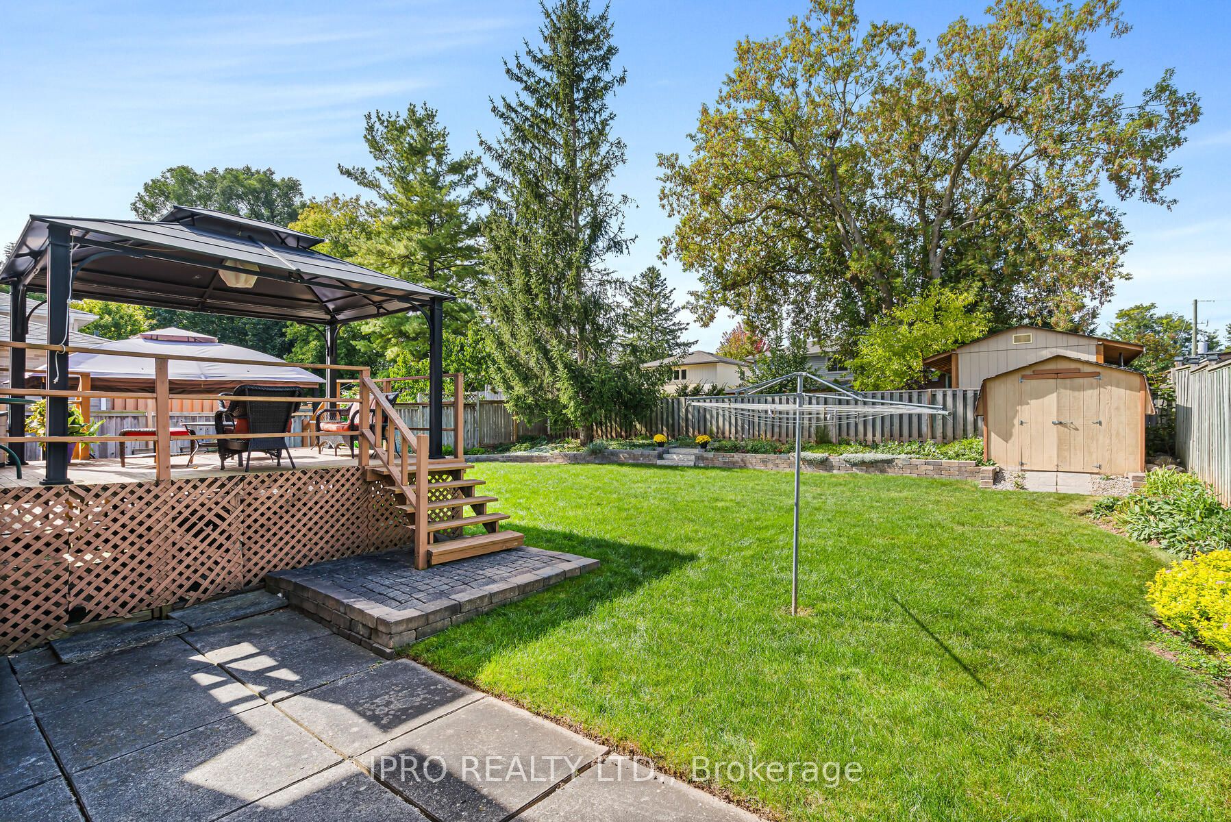 27 Eleanor Crescent
