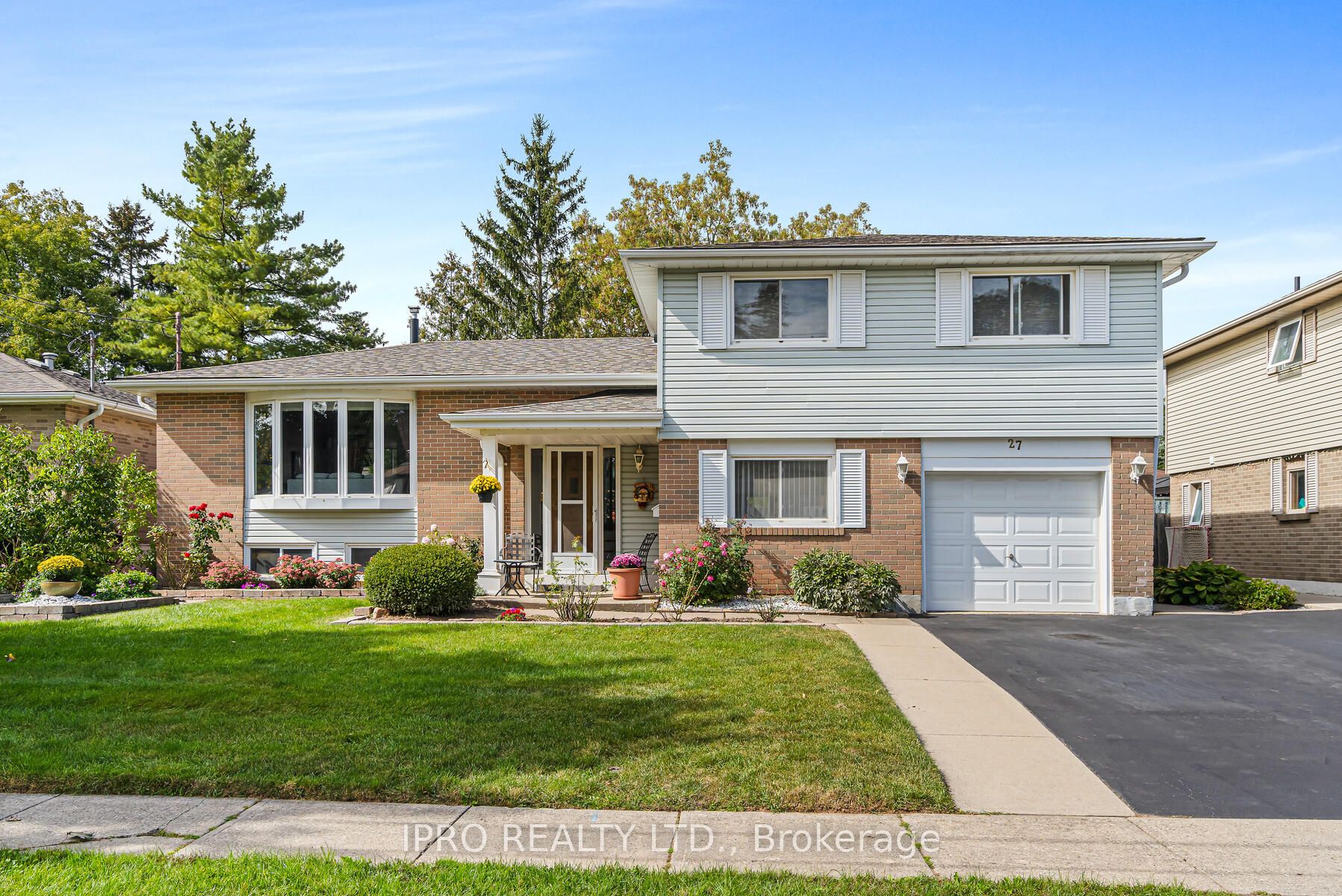 27 Eleanor Crescent