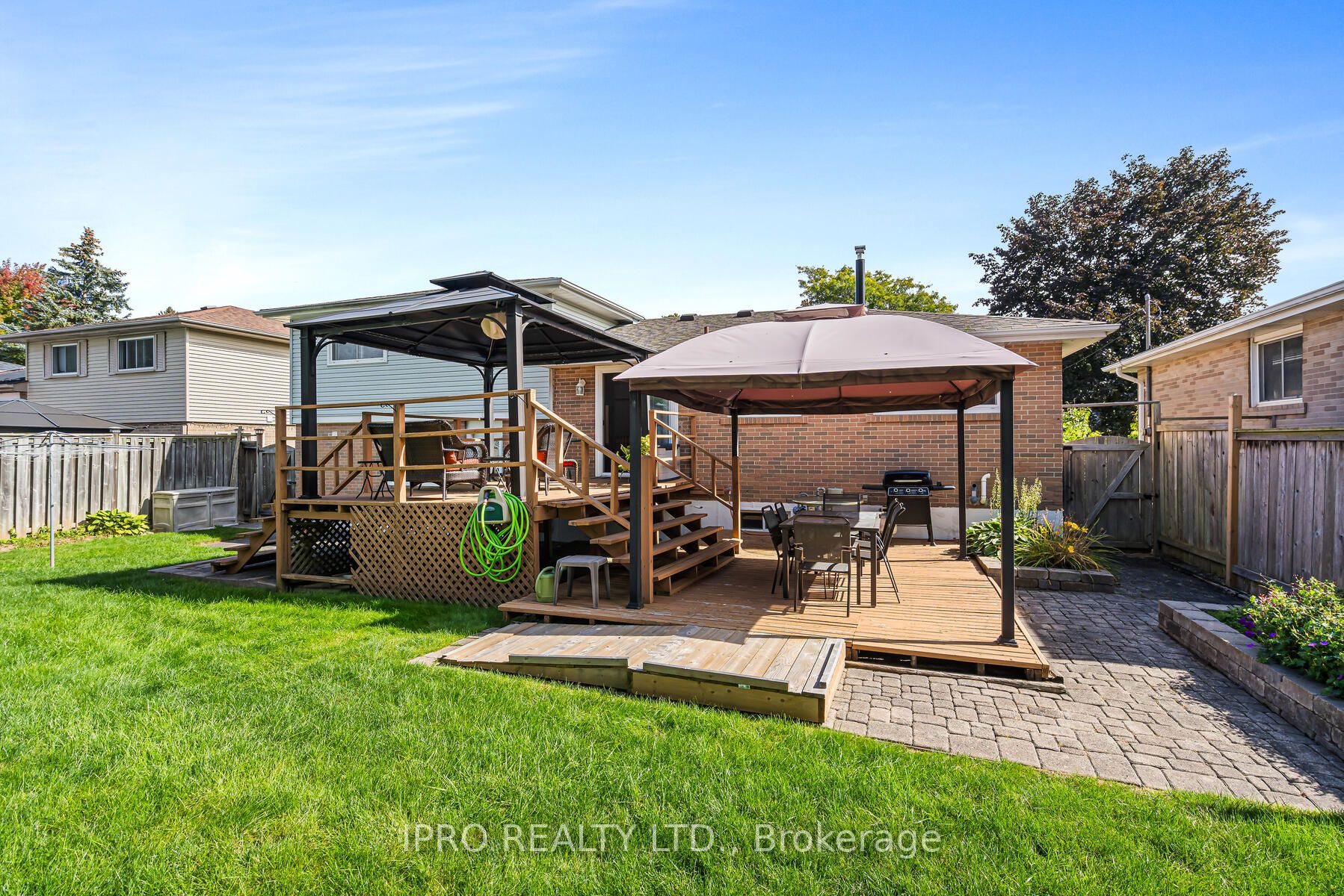 27 Eleanor Crescent