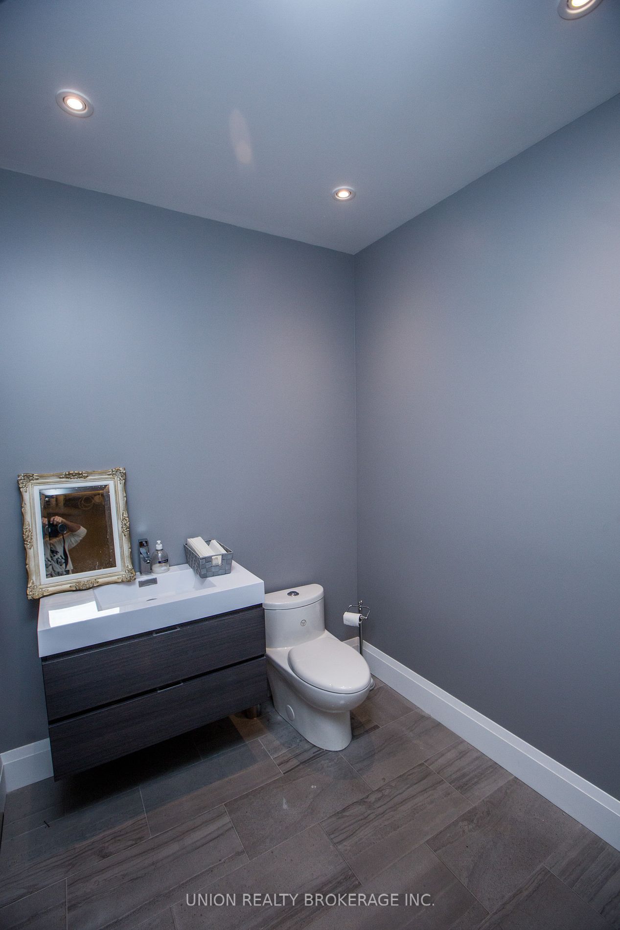 2069 Lake Shore Blvd W, #206