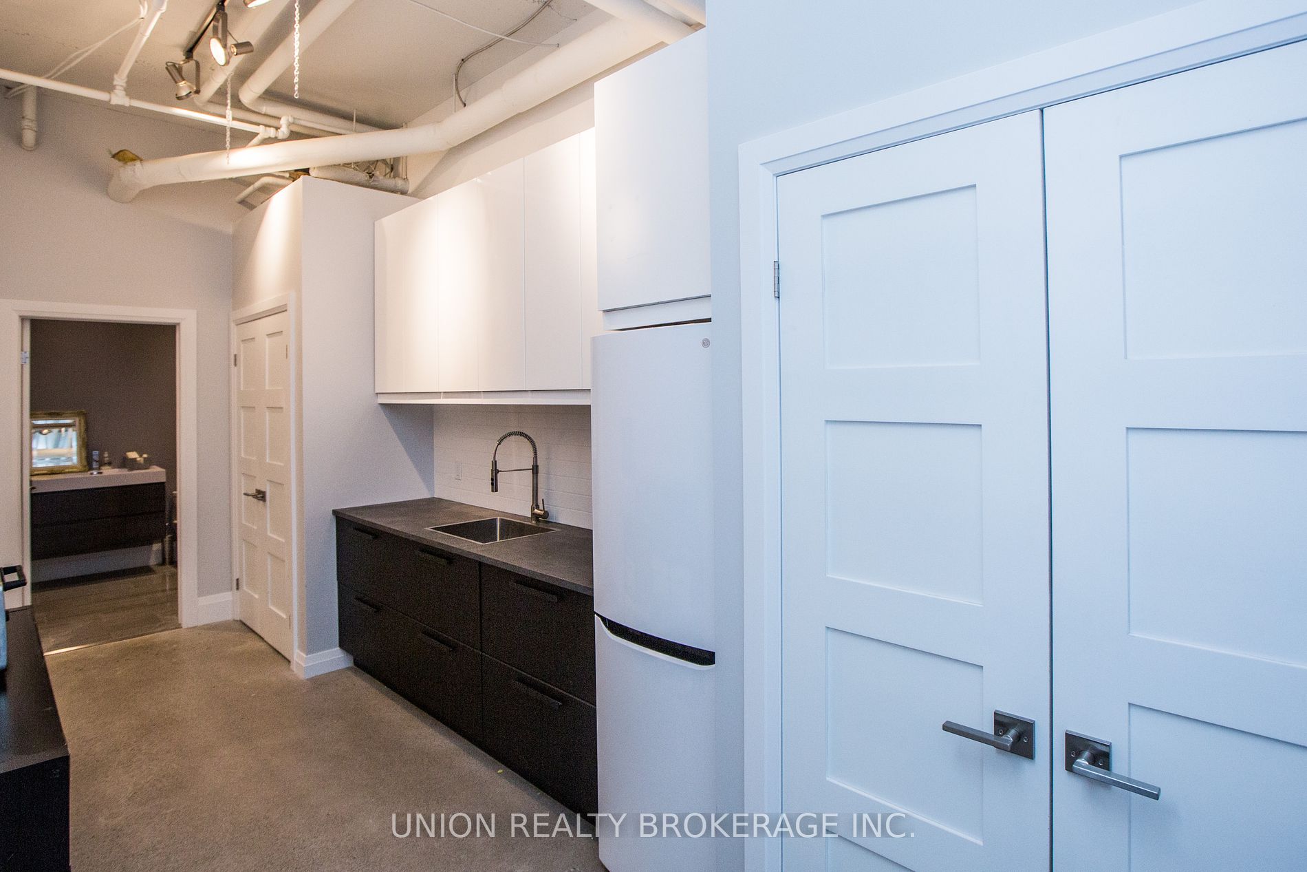 2069 Lake Shore Blvd W, #206