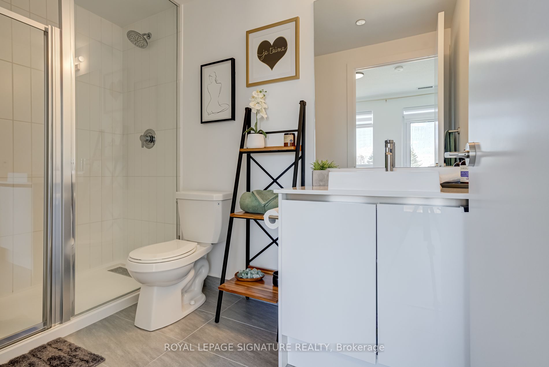 251 Manitoba St, #325