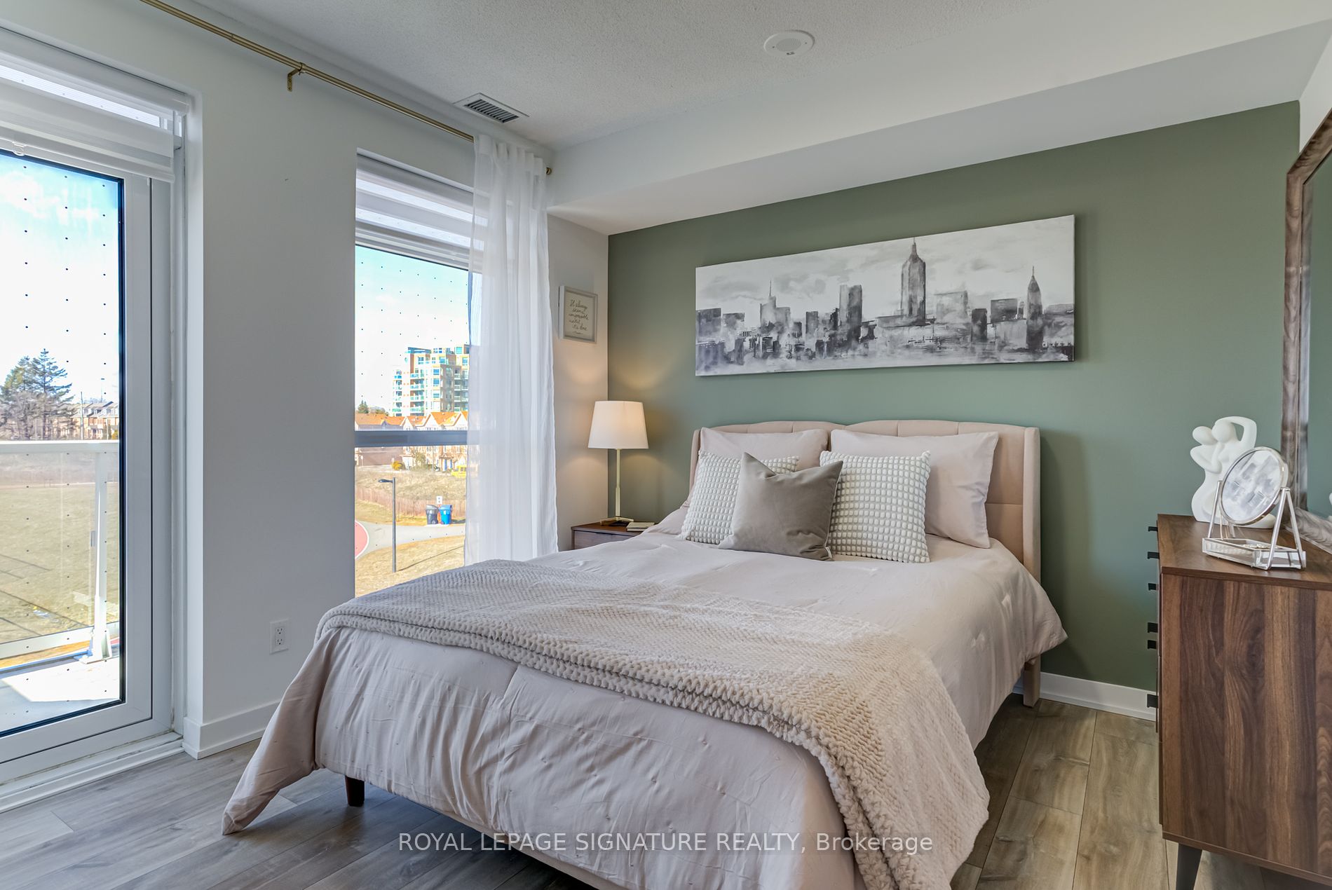 251 Manitoba St, #325