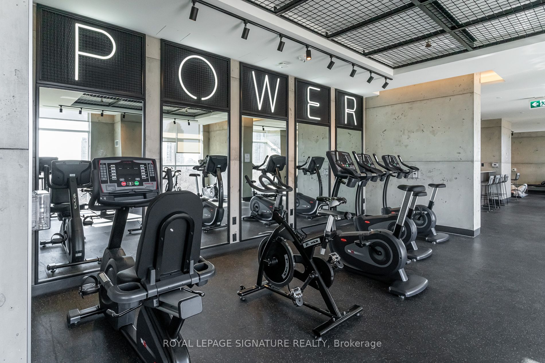 251 Manitoba St, #325