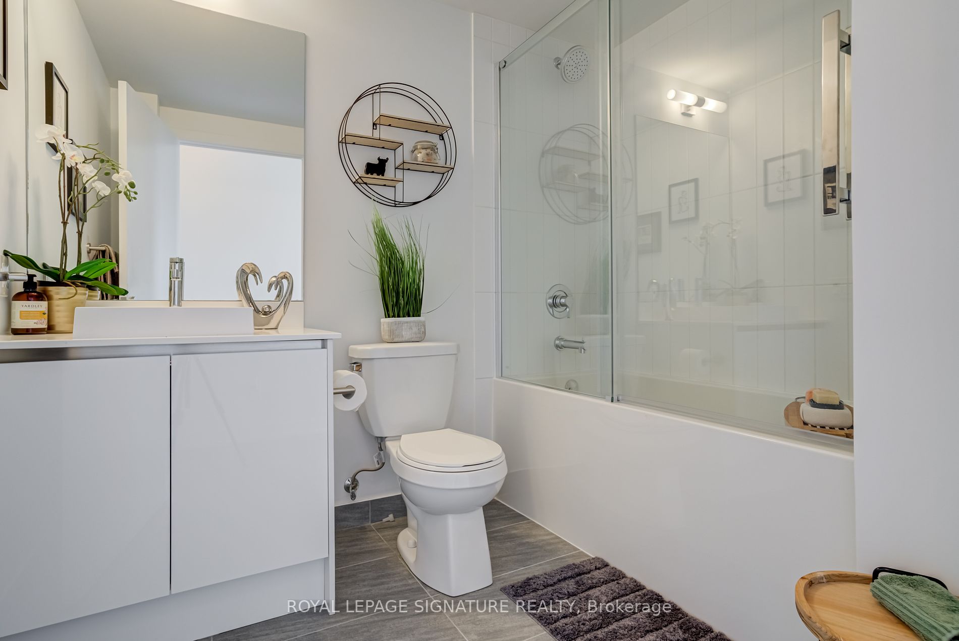 251 Manitoba St, #325