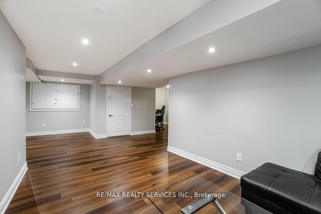 20 Edenvalley Rd