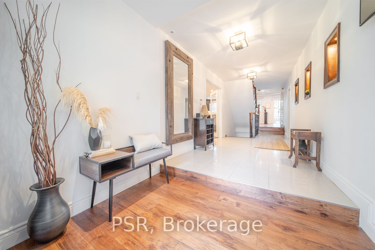 3256 Cindy Cres