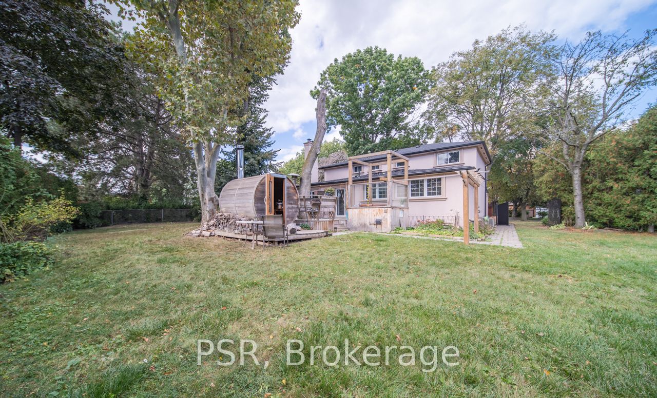 3256 Cindy Cres