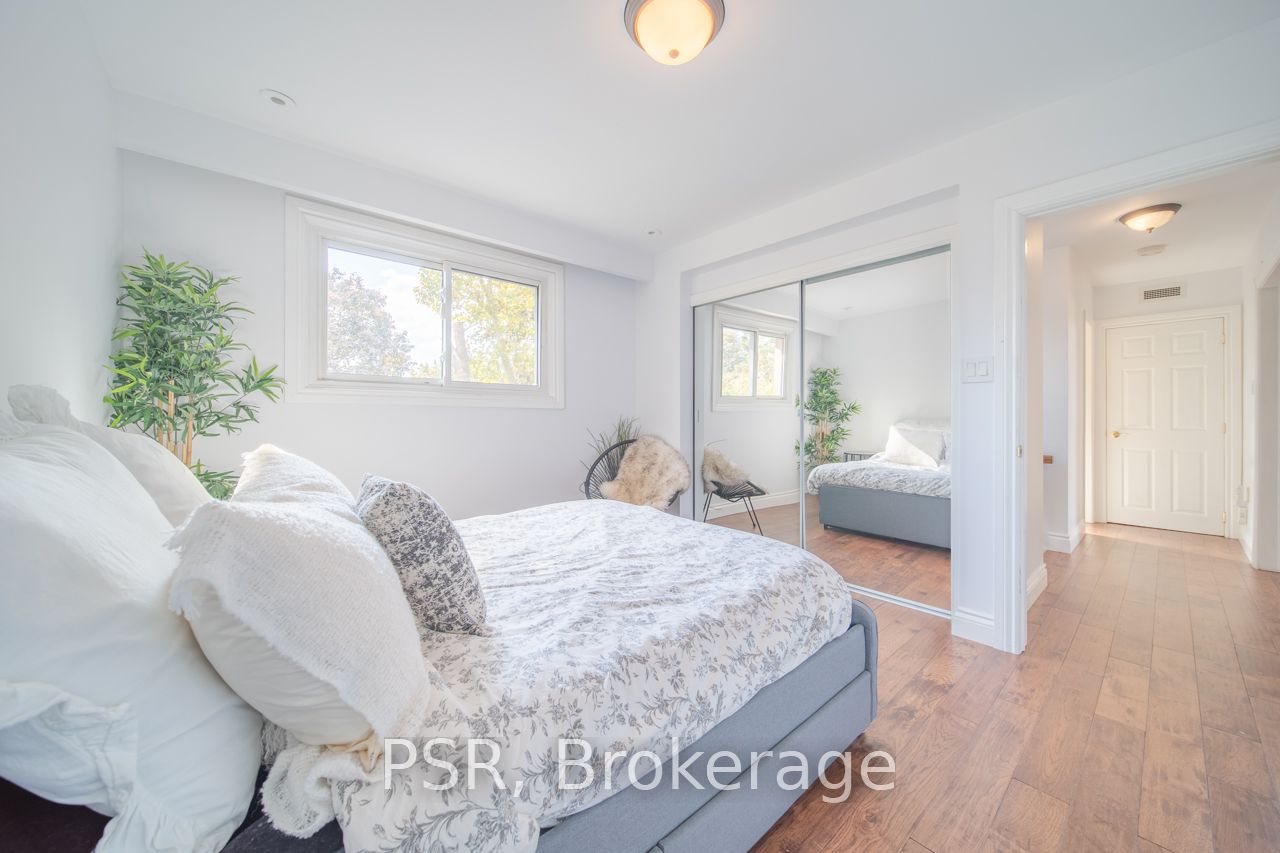 3256 Cindy Cres