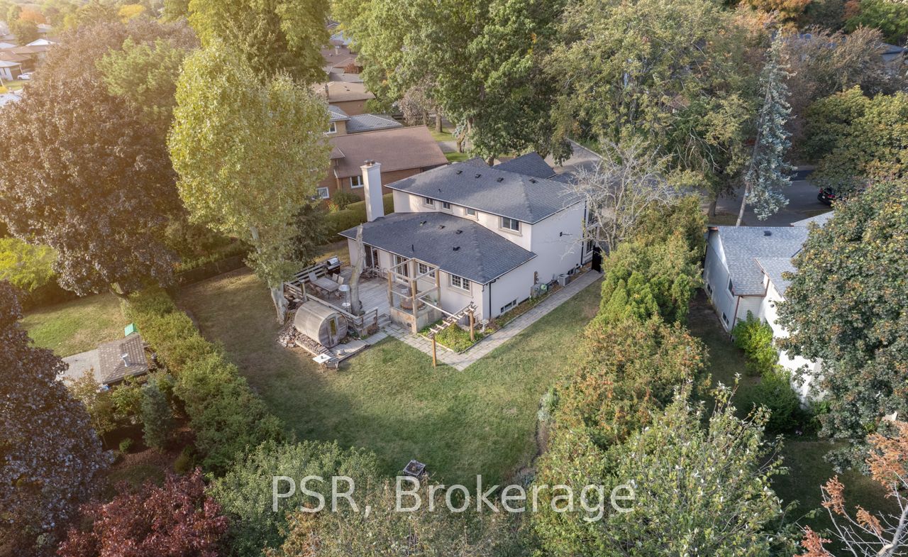 3256 Cindy Cres