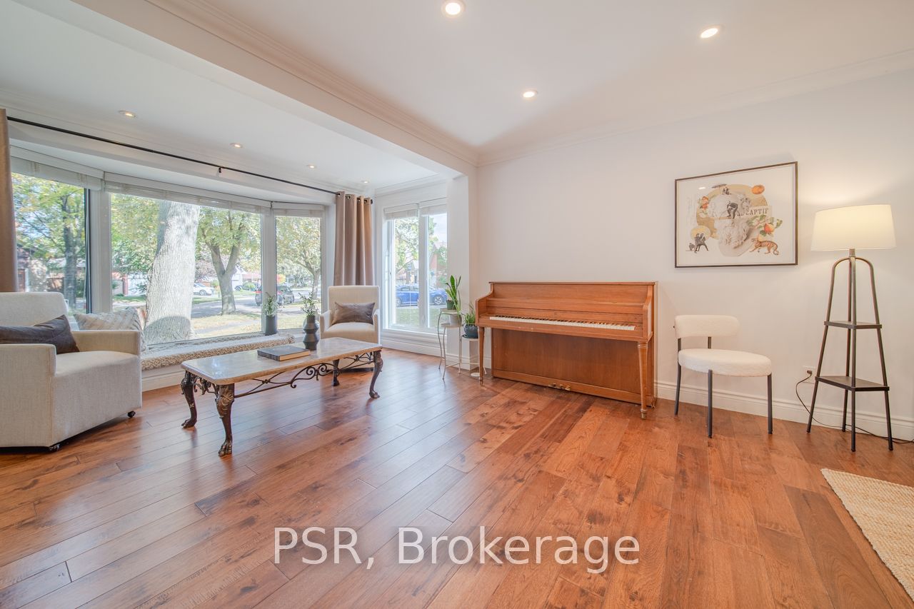 3256 Cindy Cres
