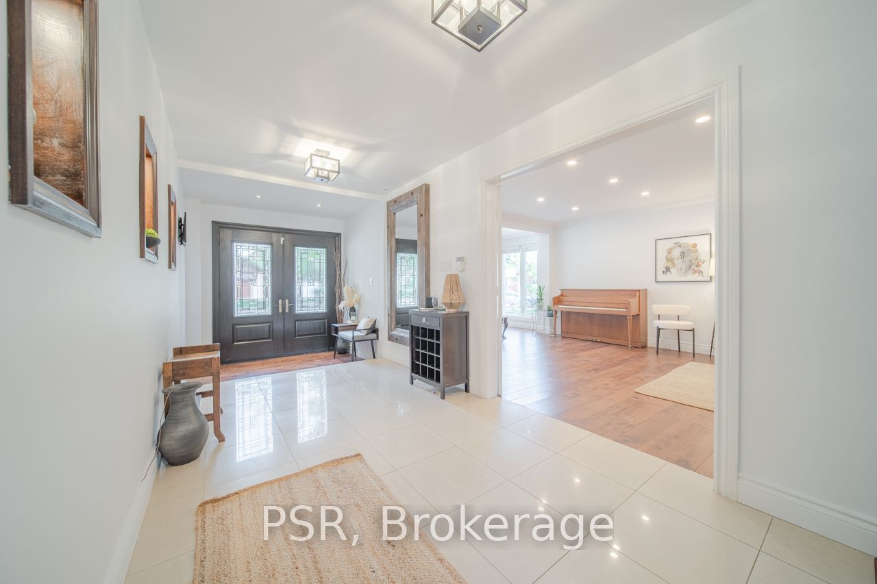 3256 Cindy Cres