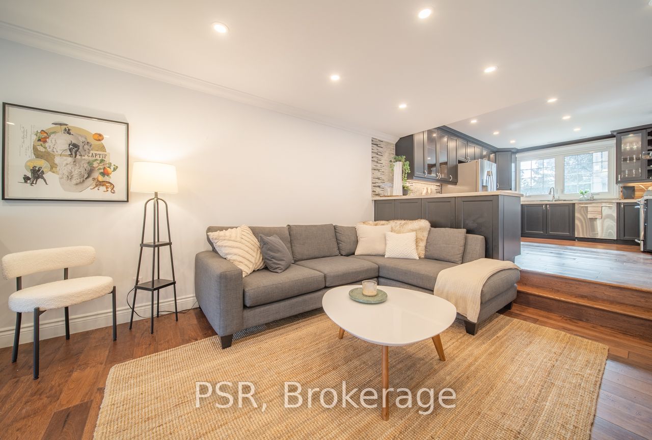 3256 Cindy Cres