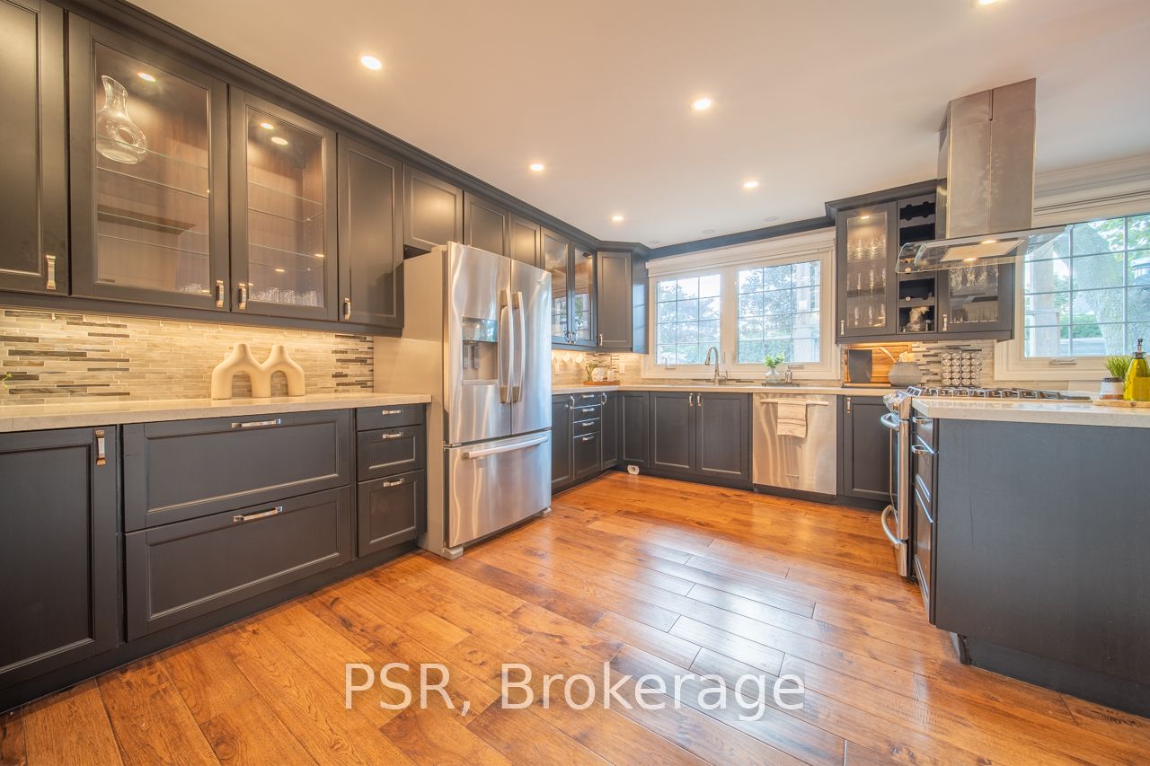 3256 Cindy Cres