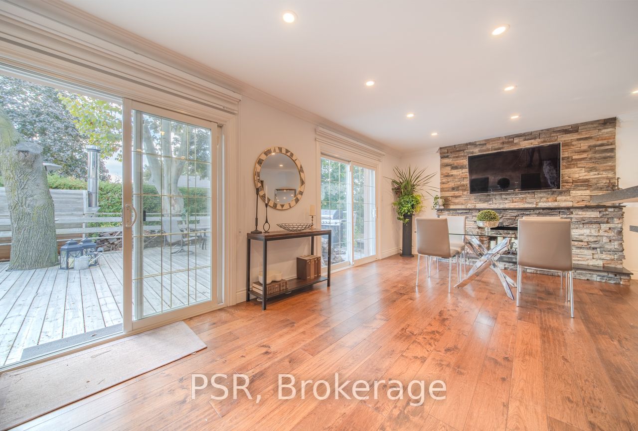 3256 Cindy Cres