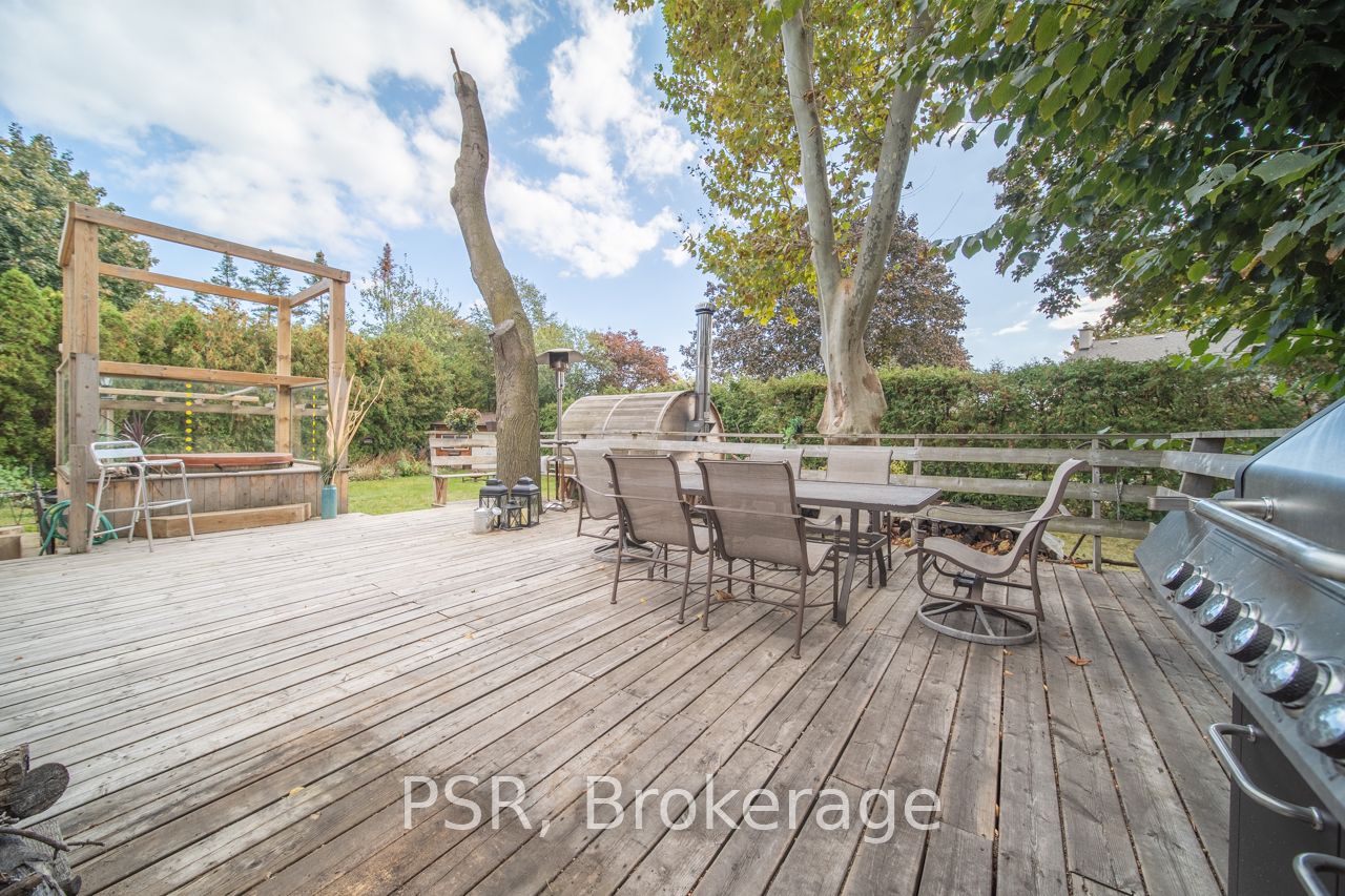 3256 Cindy Cres