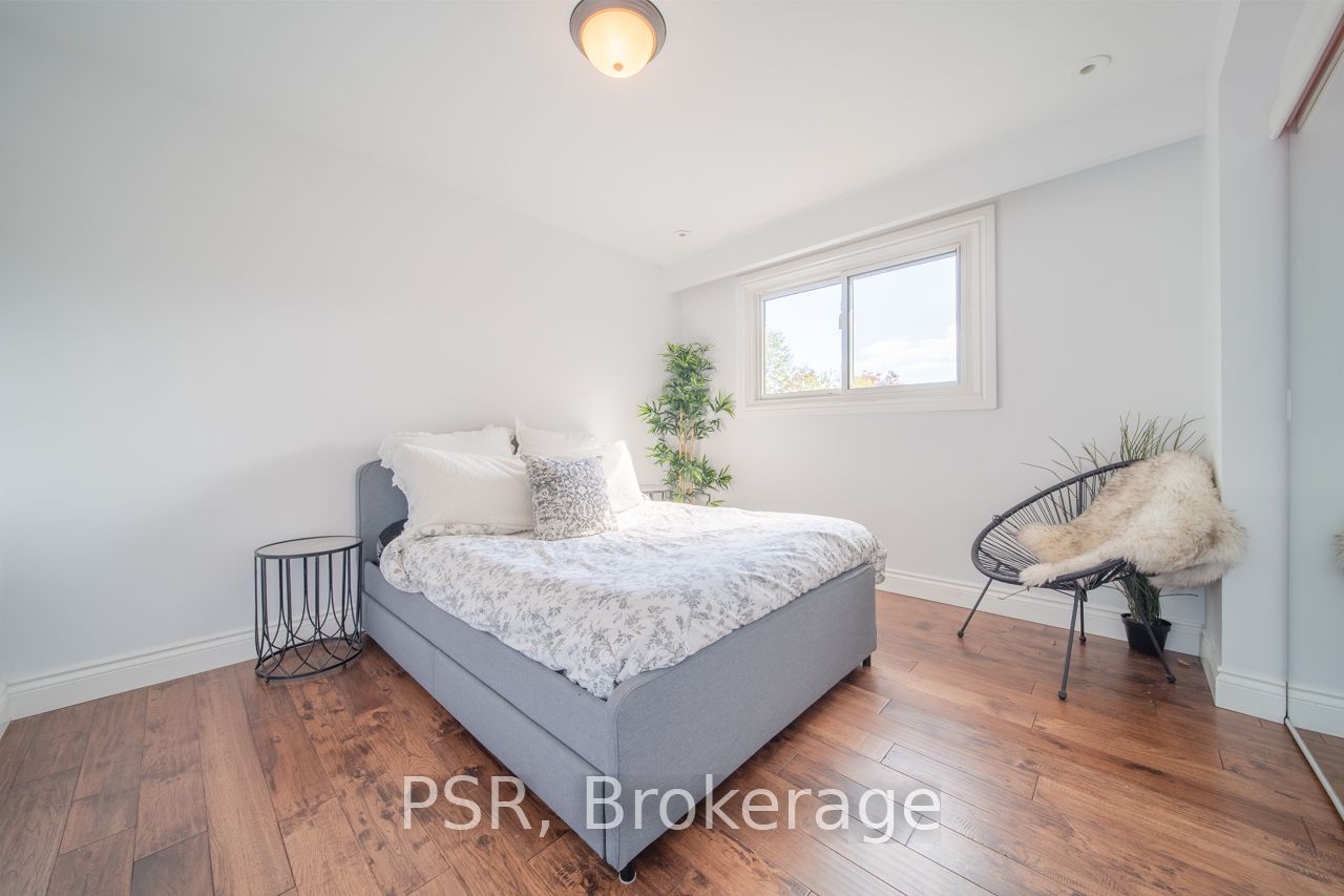 3256 Cindy Cres