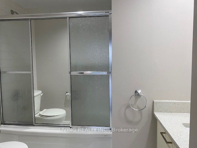 50 Eglinton Ave W, #408