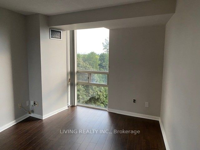 50 Eglinton Ave W, #408