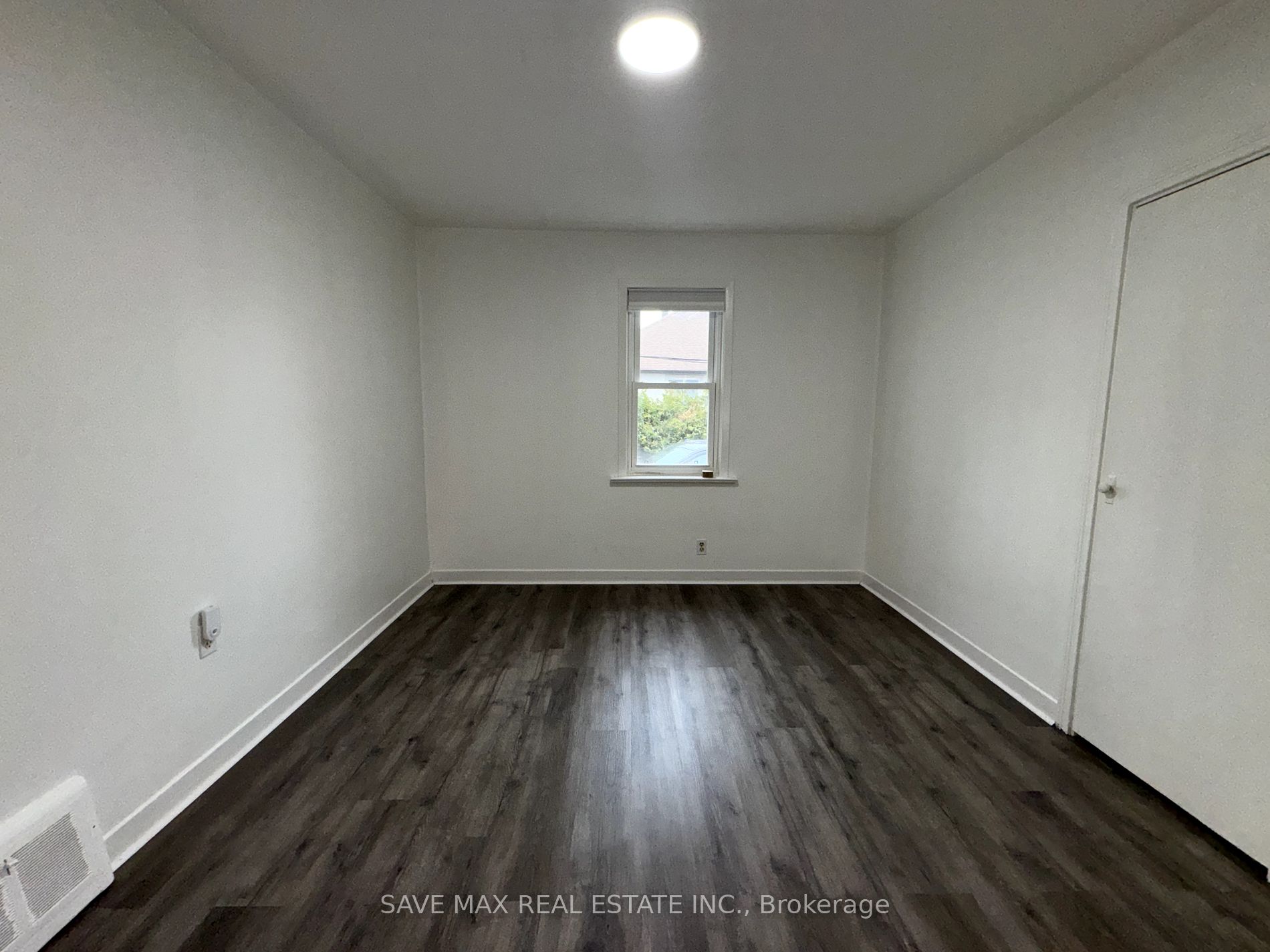 1054 Fergus Ave