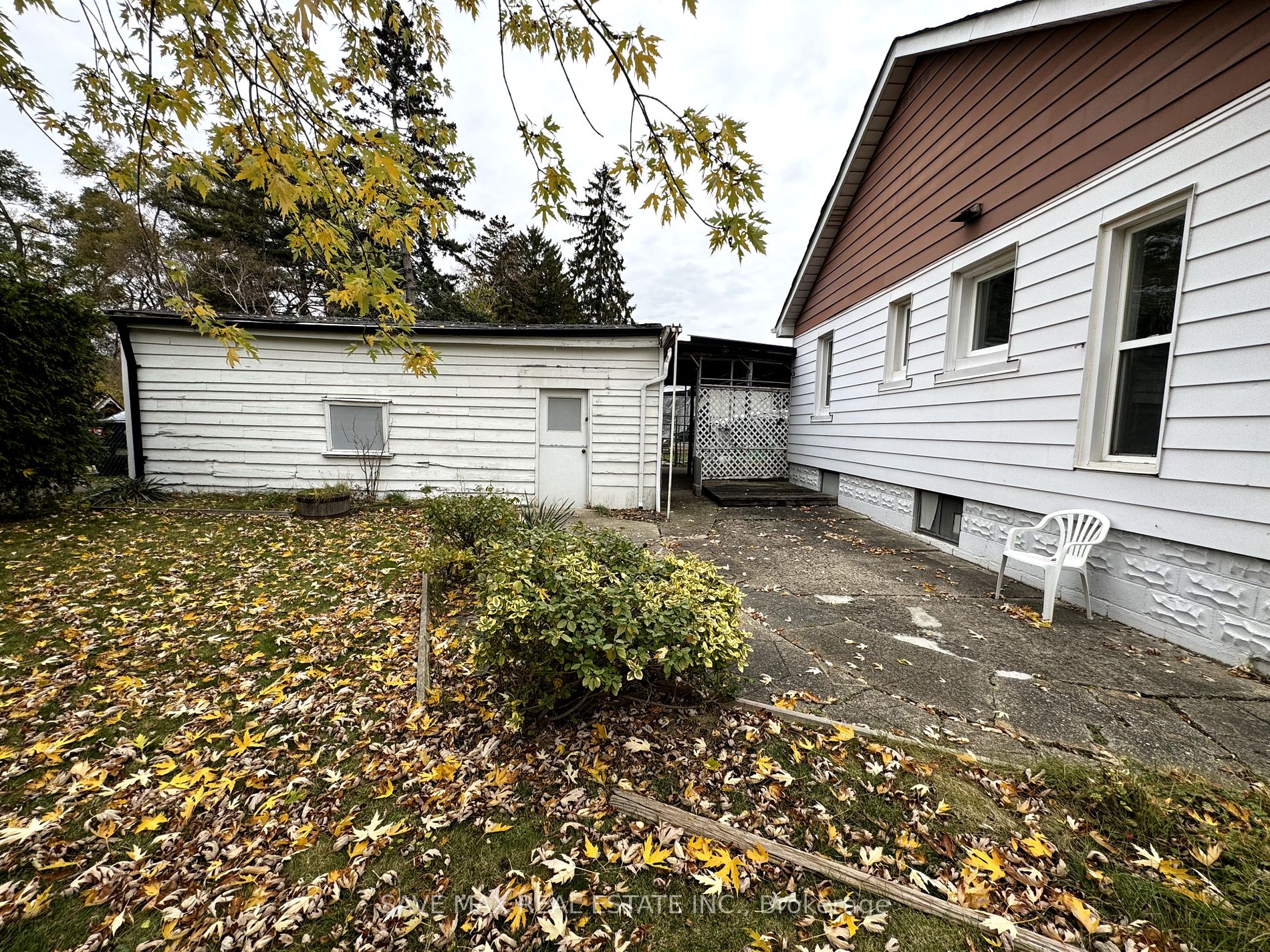 1054 Fergus Ave