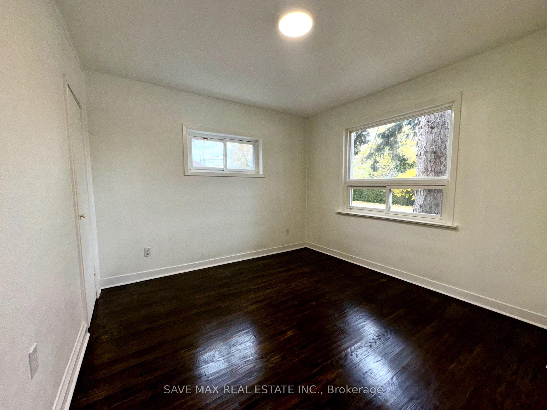 1054 Fergus Ave