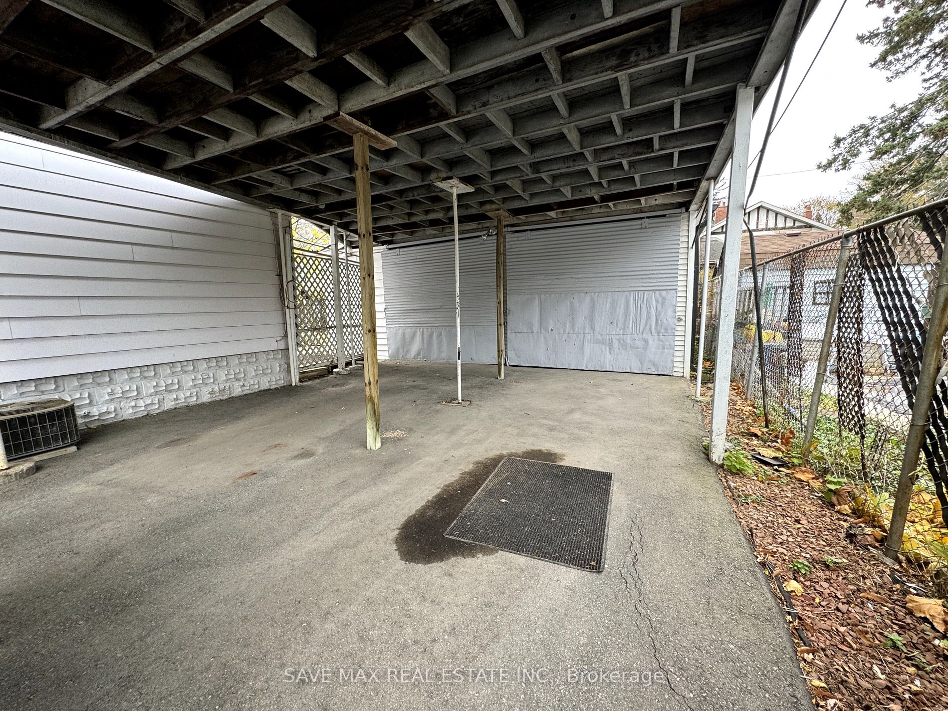 1054 Fergus Ave