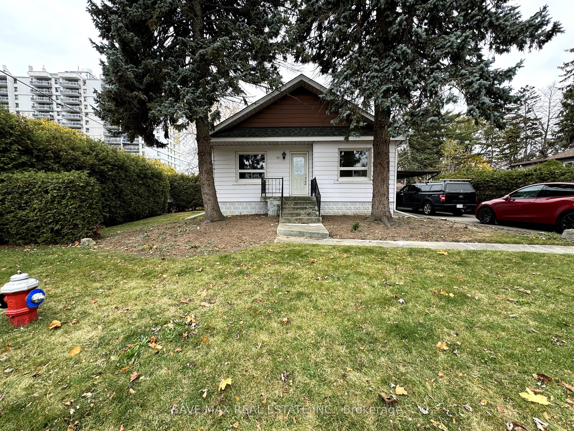 1054 Fergus Ave