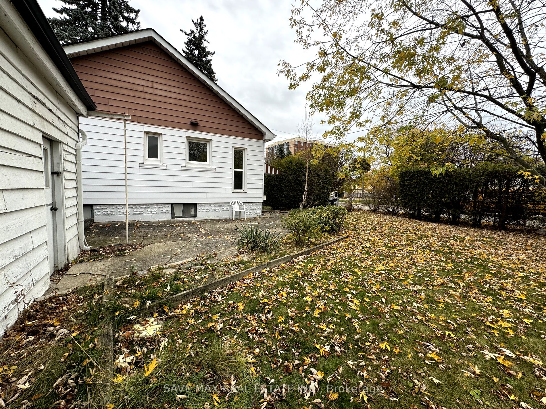 1054 Fergus Ave