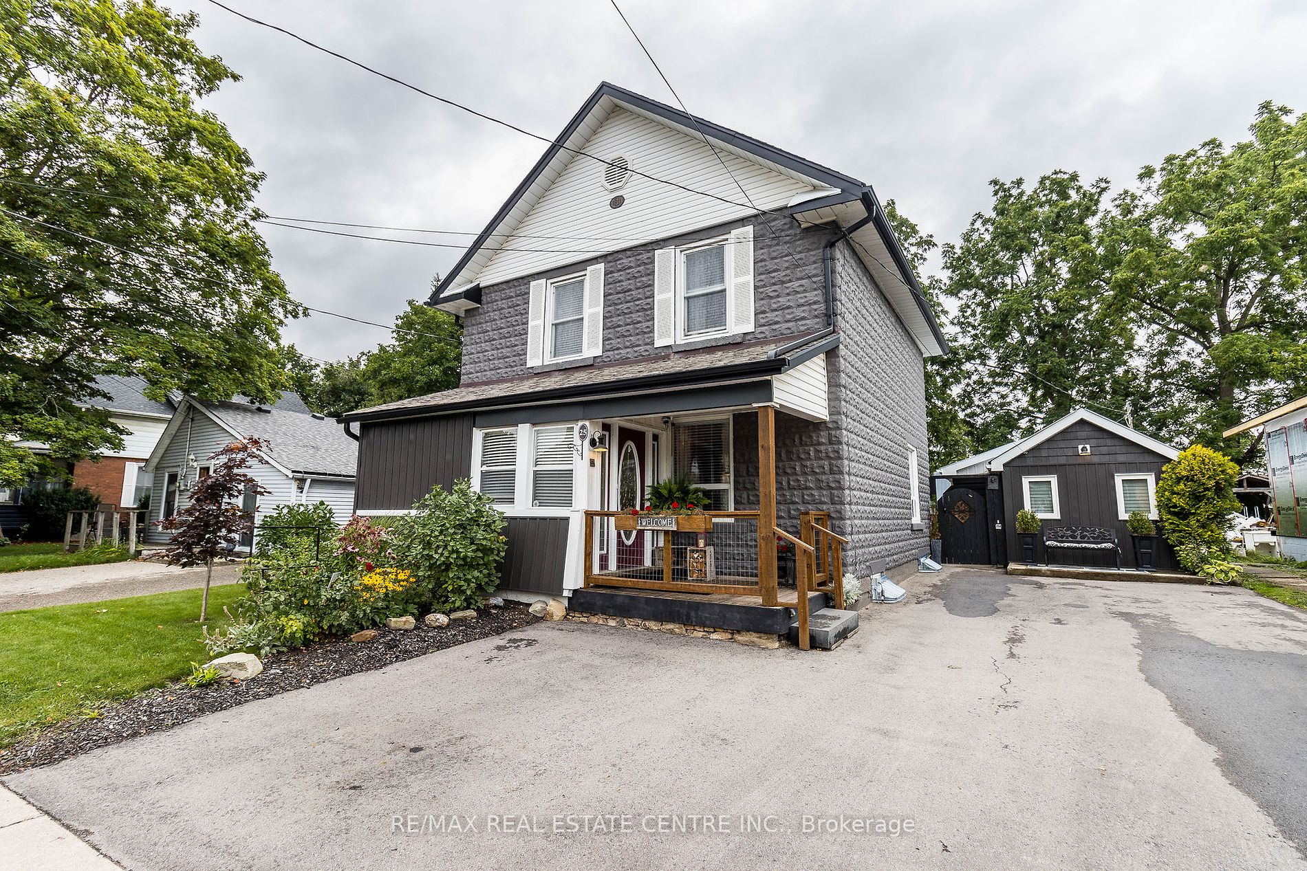 25 Victoria St