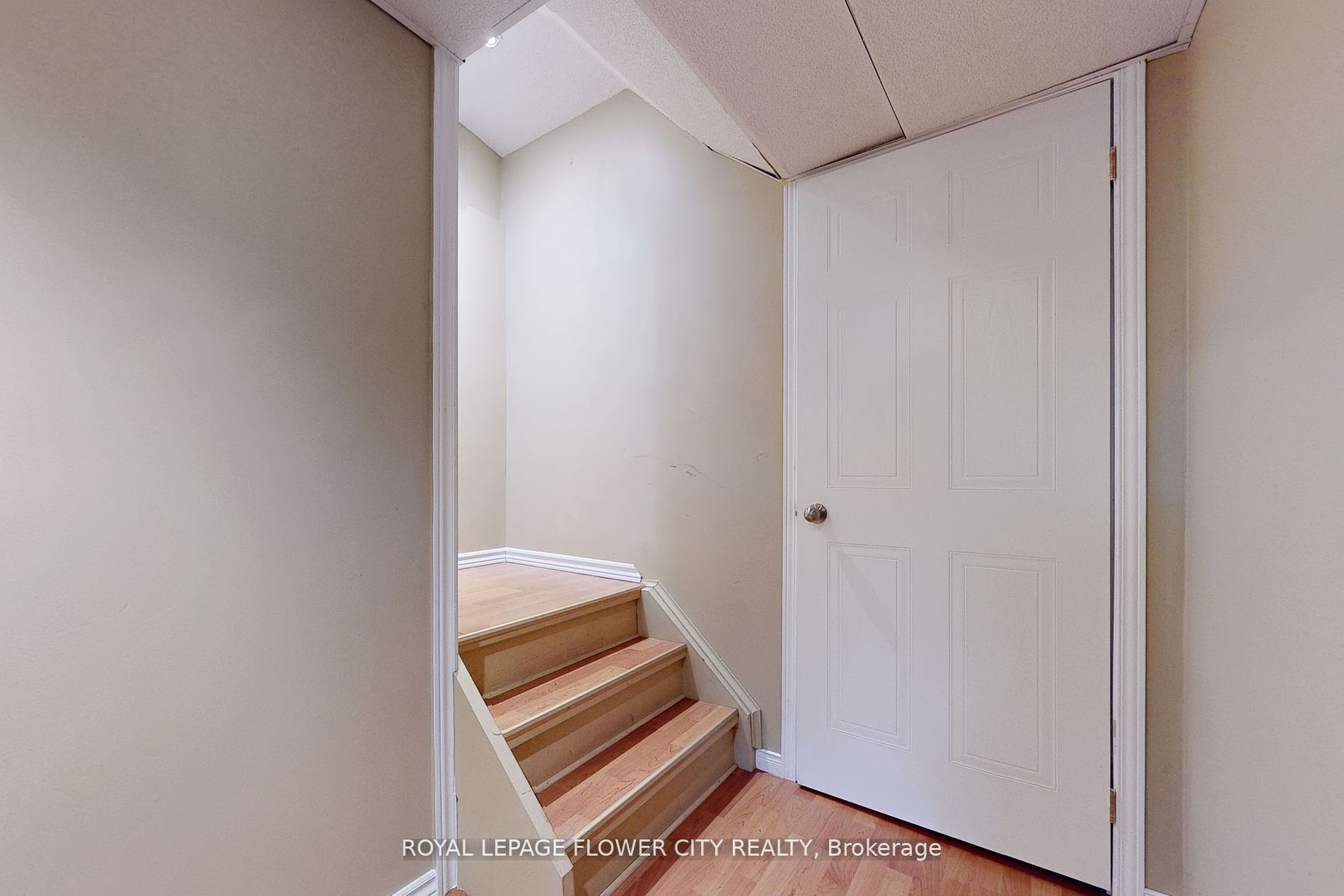 5950 Glen Erin Dr, #23