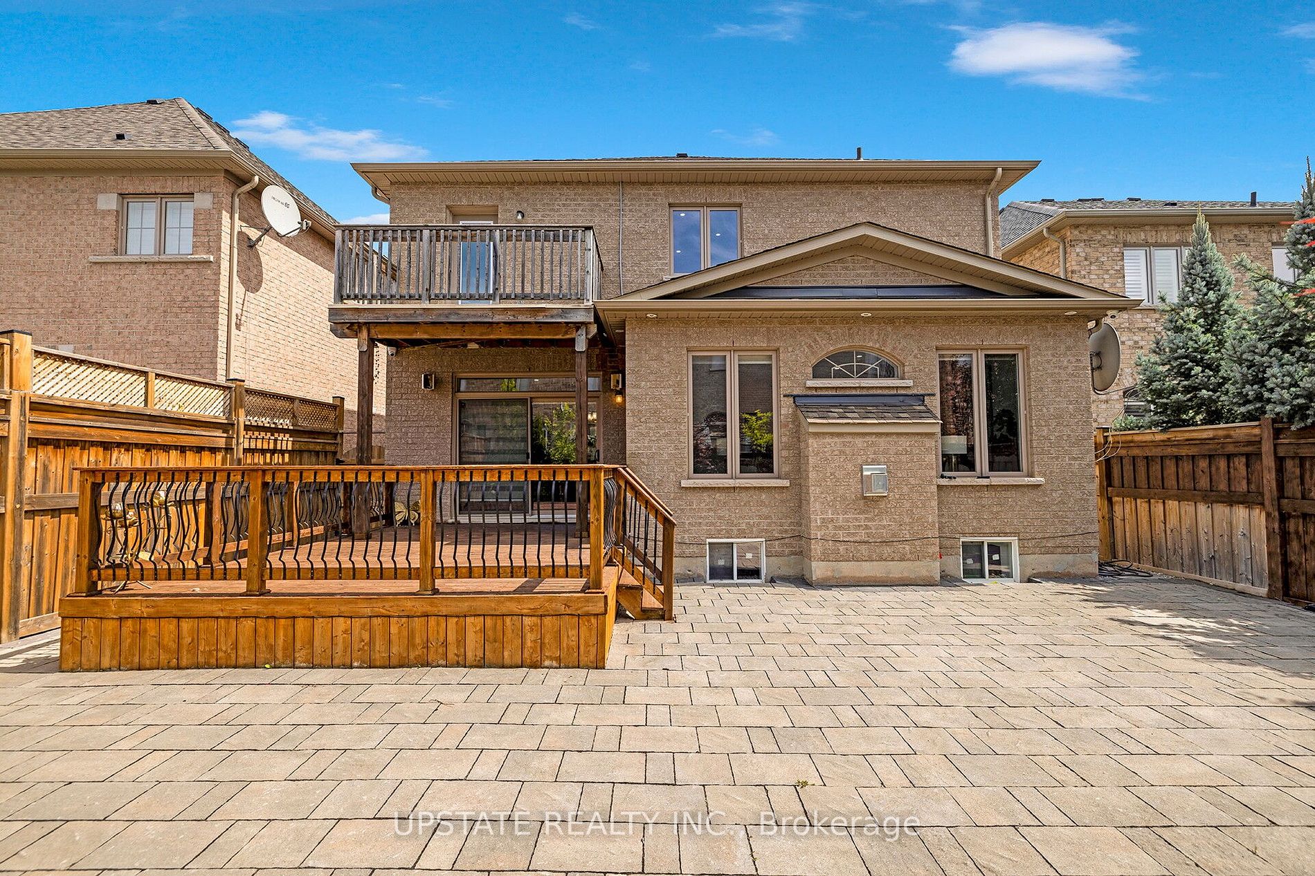 4 Ingleborough Dr