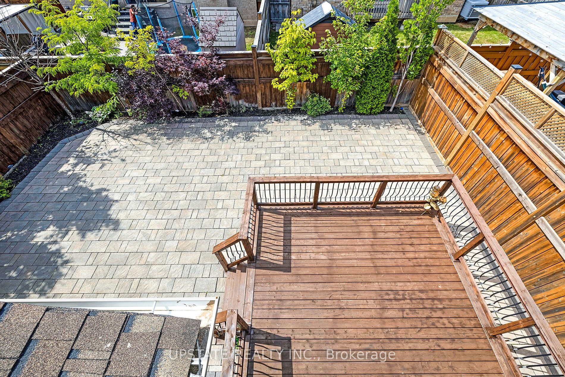 4 Ingleborough Dr