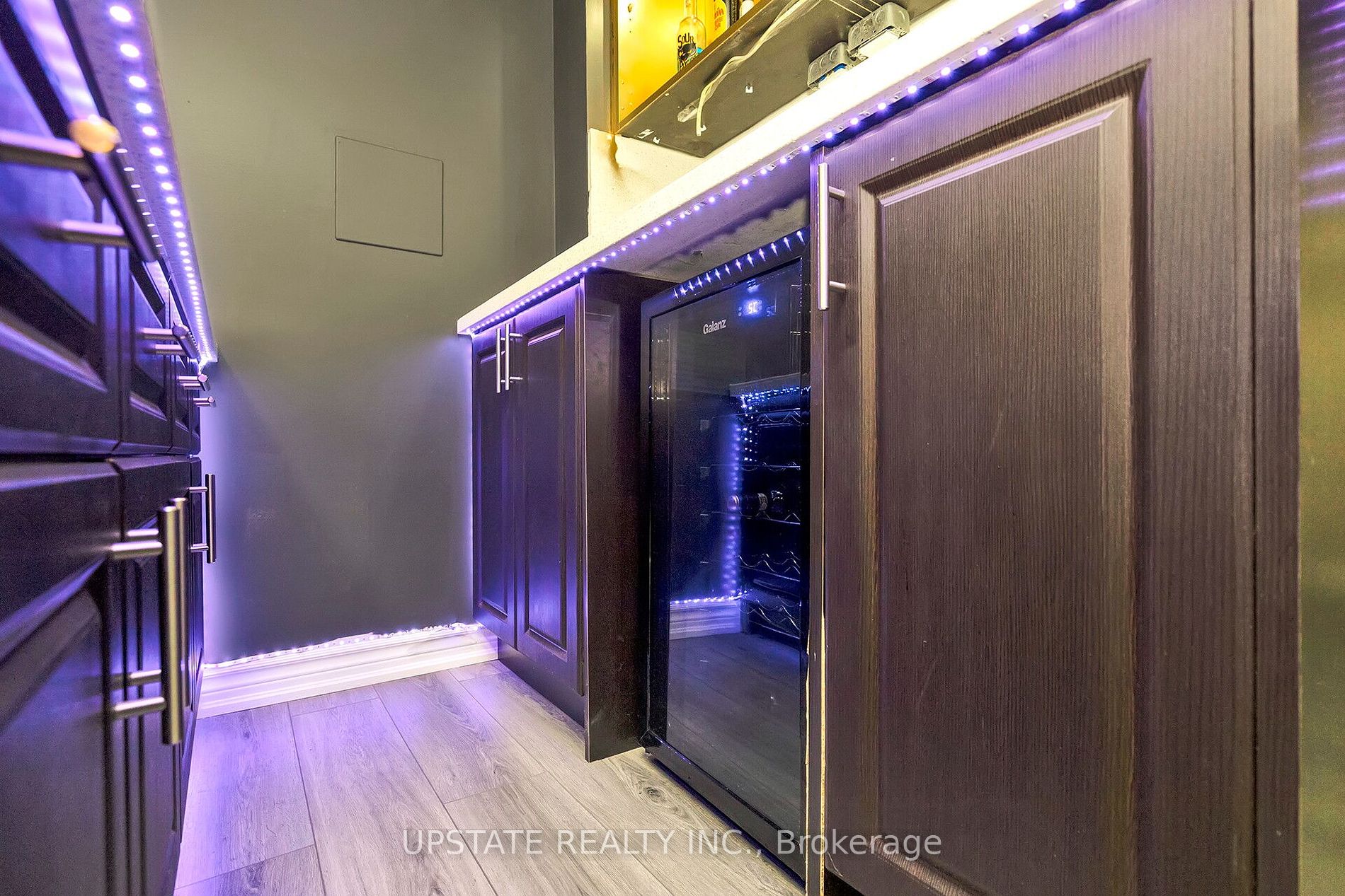 4 Ingleborough Dr