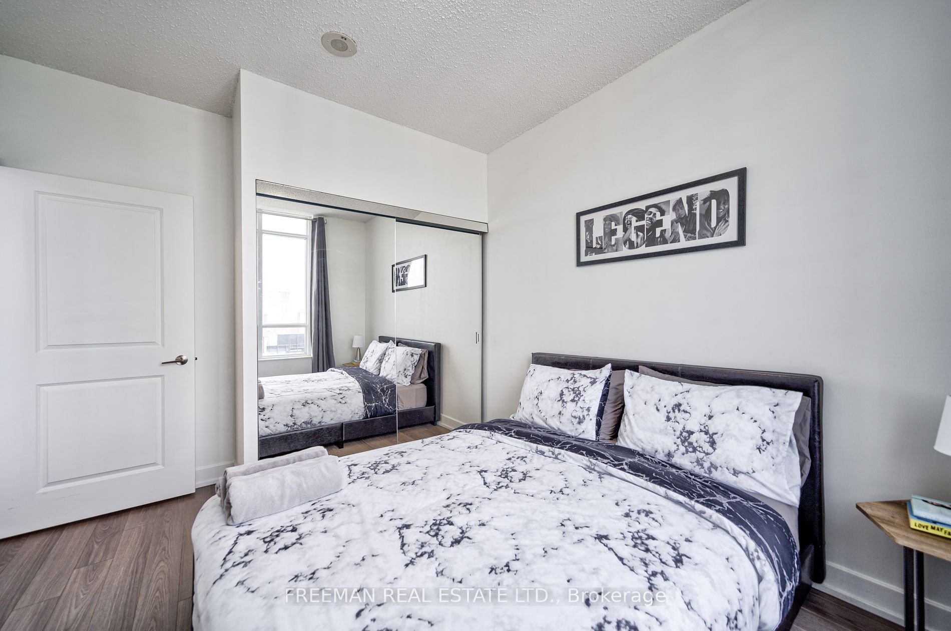 2 Eva Rd, #Ph23